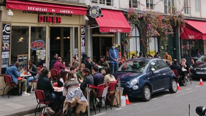 BIA 2 Marais with Car blocking spot